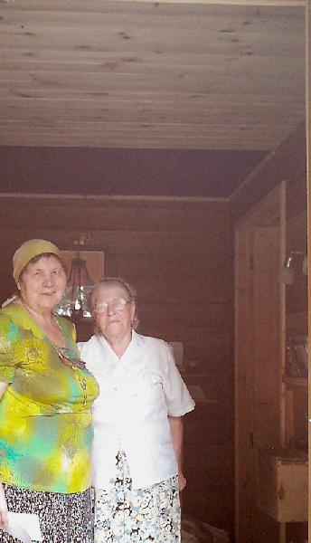 Надежда Филипповна и Мария Ивановна в часовне